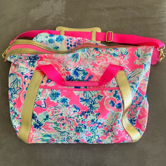 Lilly Pulitzer Sunseekers Travel Tote Tiki Pink Gypsea Duffle Bag Weekender - Picture 2 of 2